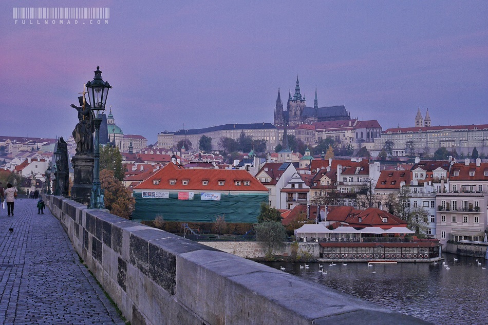 Purple_Dawn_Prague_Charles_Bridge
