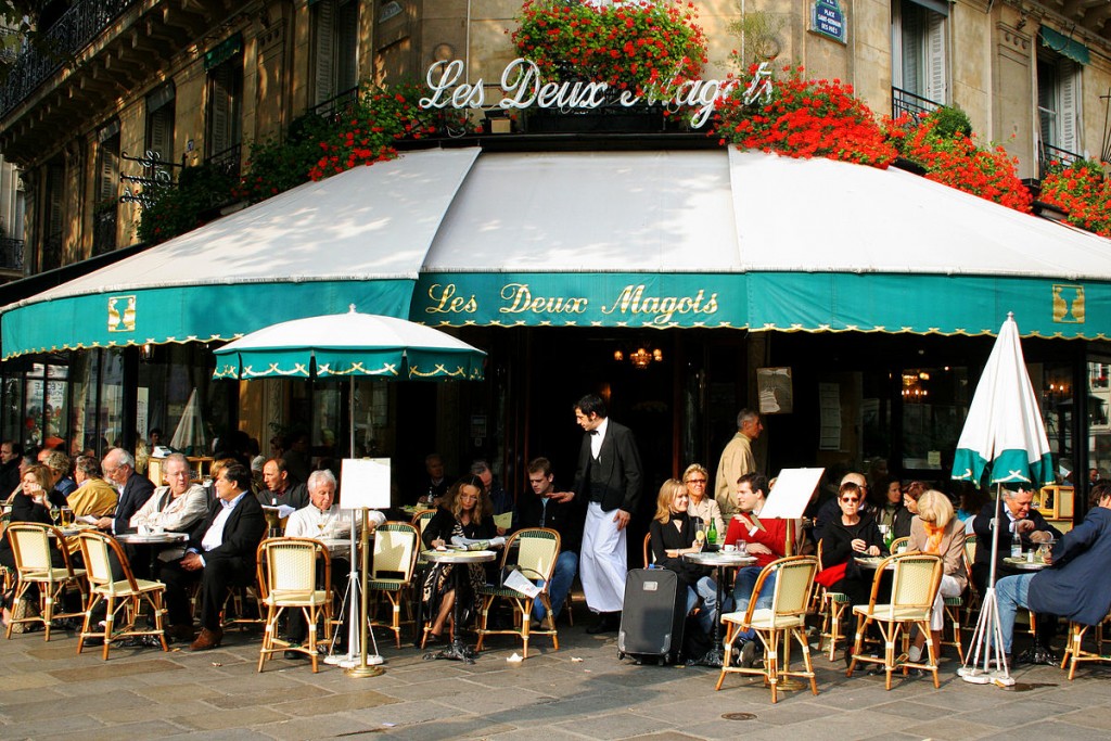 Les Deux Magots, where Hemingway, Picasso, Joyce, De Beauvoir, Sarte, and so many others wrote decades ago. By Roboppy at en.wikipedia.